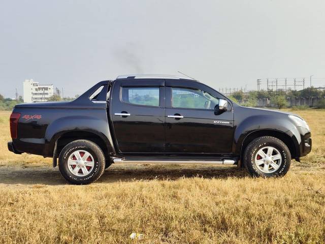 https://images10.gaadi.com/usedcar_image/3683182/original/processed_img2919348__used_car_2919348_1700655300.jpg?imwidth=6401