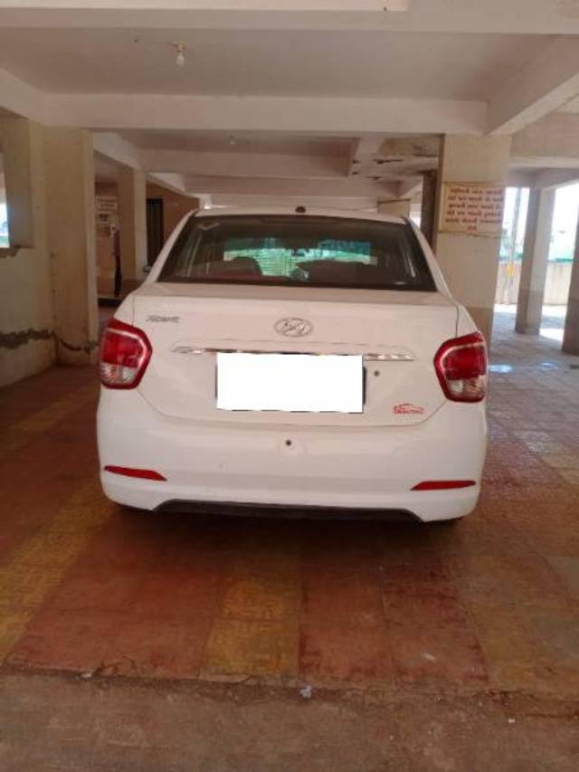https://images10.gaadi.com/usedcar_image/3683217/original/processed_3dae18fe-99a5-4617-98d8-ebb5617da320.jpg?imwidth=6400