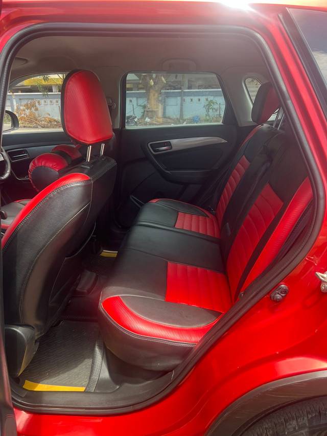 https://images10.gaadi.com/usedcar_image/3683232/original/img2919376__usedcar_6_5701700656709_1700656724.jpeg?imwidth=6402