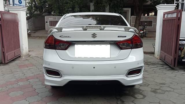 https://images10.gaadi.com/usedcar_image/3683236/original/processed_img2919379__usedcar_16_5701700656897_1700656924.jpeg?imwidth=6402
