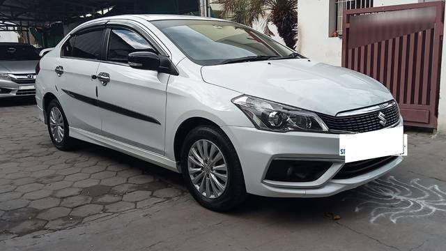 https://images10.gaadi.com/usedcar_image/3683236/original/processed_img2919379__usedcar_4_5701700656897_1700656920.jpeg?imwidth=6400