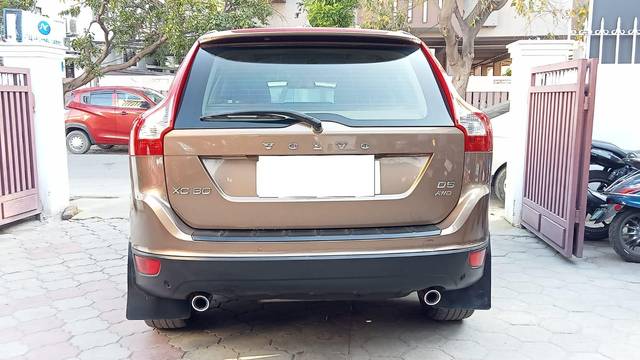 https://images10.gaadi.com/usedcar_image/3683248/original/processed_img2919387__usedcar_19_5701700657303_1700657332.jpeg?imwidth=6402