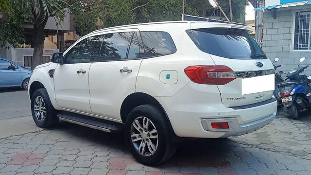 https://images10.gaadi.com/usedcar_image/3683251/original/processed_img2919388__usedcar_20_5701700657428_1700657455.jpeg?imwidth=6402