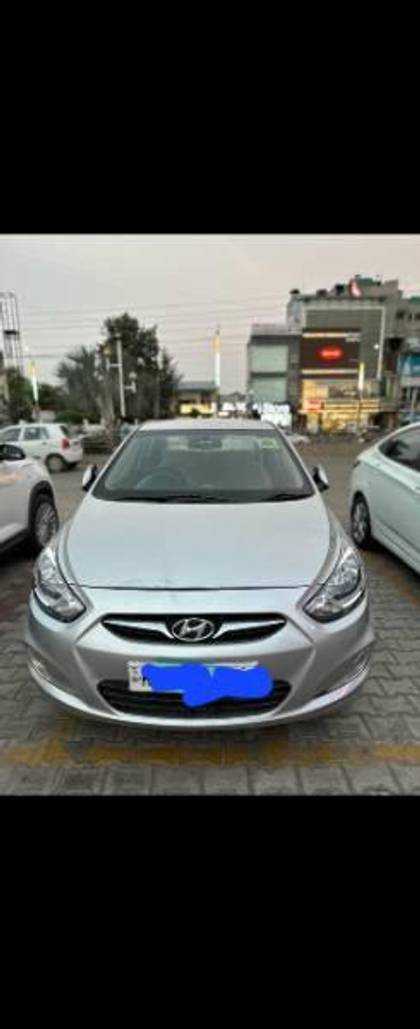 Hyundai Verna 1.6 SX CRDI (O) AT Hyundai Verna 1.6 SX CRDI (O) AT