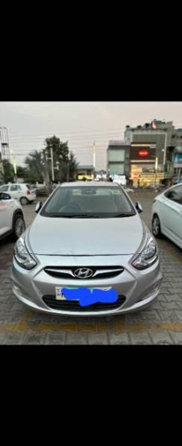 https://images10.gaadi.com/usedcar_image/3683358/original/processed_78343bca-b912-4ea2-bee2-bbcaa6c9fc98.jpg?imwidth=6400