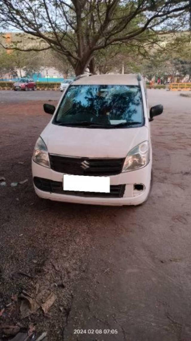 https://images10.gaadi.com/usedcar_image/3683363/original/processed_3a2e7ea1-decd-4407-84d0-27153ede136f.jpg?imwidth=6402