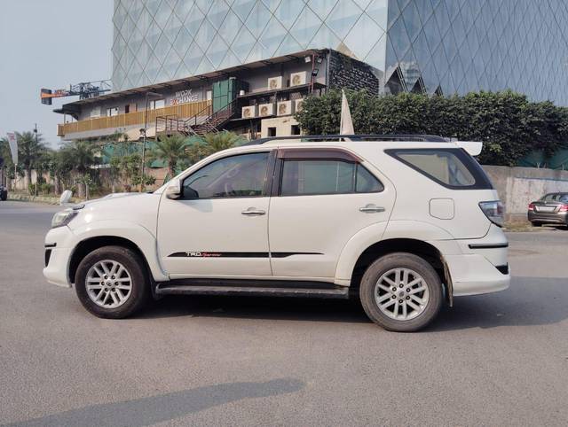 https://images10.gaadi.com/usedcar_image/3683380/original/processed_img2919456__used_car_2919456_1700661551.jpg?imwidth=6401