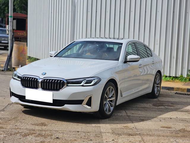 https://images10.gaadi.com/usedcar_image/3683421/original/processed_img2919466__used_car_2919466_1700663307.jpg?imwidth=6402