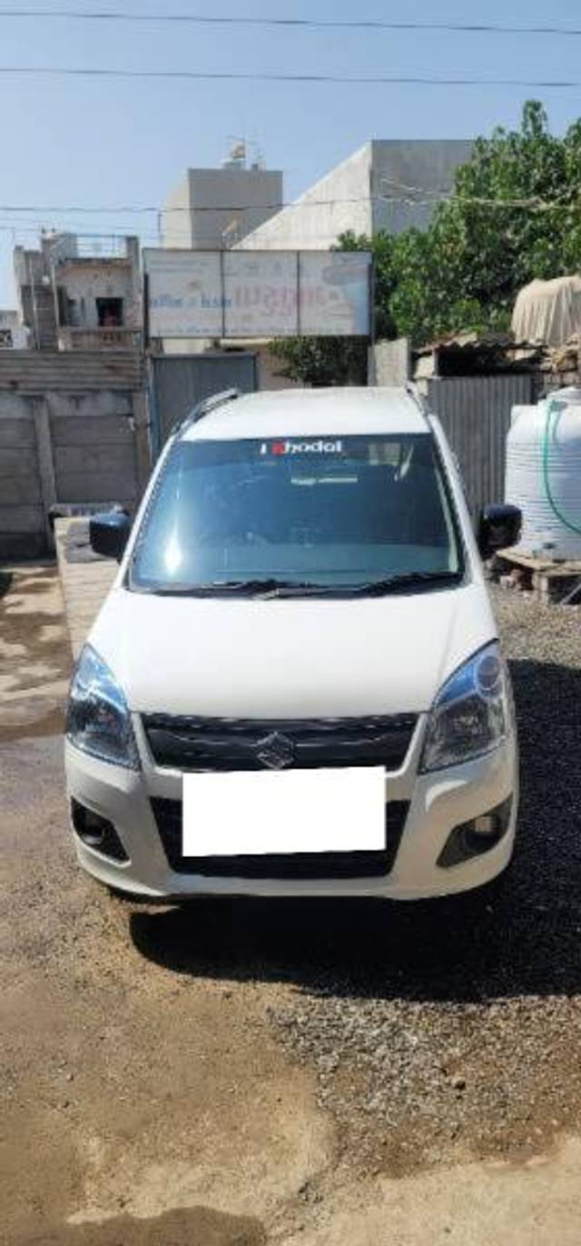 https://images10.gaadi.com/usedcar_image/3683441/original/processed_f6c7171c-65c0-44bb-b68c-2b013b100f74.jpg?imwidth=6402