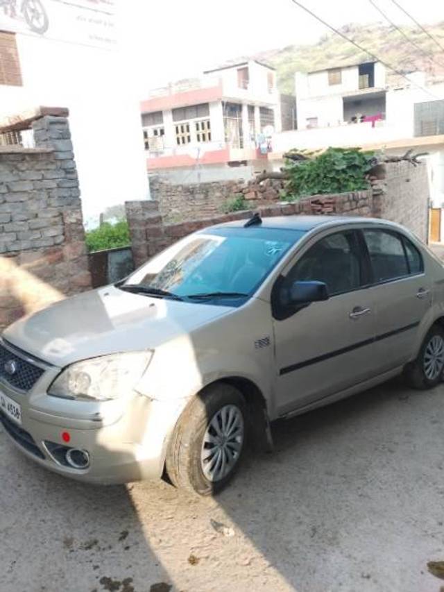 https://images10.gaadi.com/usedcar_image/3683474/original/processed_a96f433d-f1e7-40da-bd3e-5d4762ce92ed.jpg?imwidth=6400