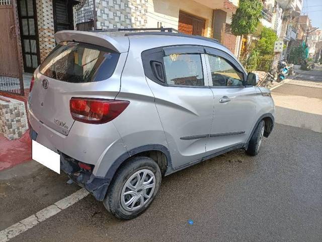 https://images10.gaadi.com/usedcar_image/3683501/original/processed_179f806a-8fec-48f7-a6a3-7ce3ee76097c.jpg?imwidth=6401