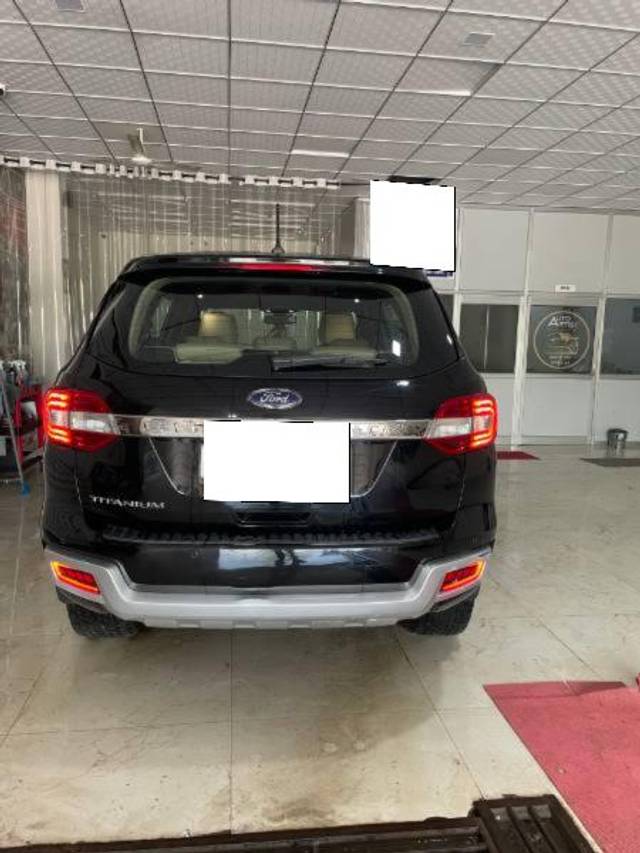 https://images10.gaadi.com/usedcar_image/3683533/original/processed_a4137daa-d807-4336-833f-0994d26b8910.jpg?imwidth=6402