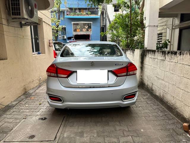 https://images10.gaadi.com/usedcar_image/3683580/original/processed_e37a7a6b-0f10-428c-9403-2eedeb342819.jpeg?imwidth=6401