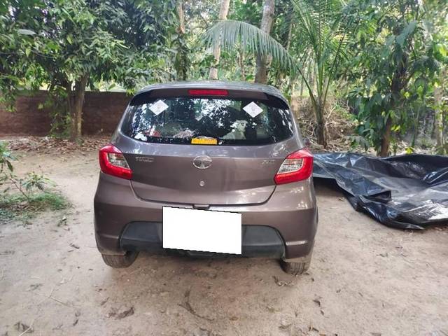 https://images10.gaadi.com/usedcar_image/3683700/original/processed_b8c42897-cb99-42e7-adc8-dfc458aeb274.jpeg?imwidth=6402