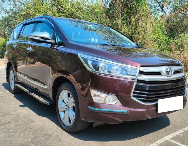 https://images10.gaadi.com/usedcar_image/3683825/original/processed_img2919524__used_car_2919524_1700714822.jpg?imwidth=6402
