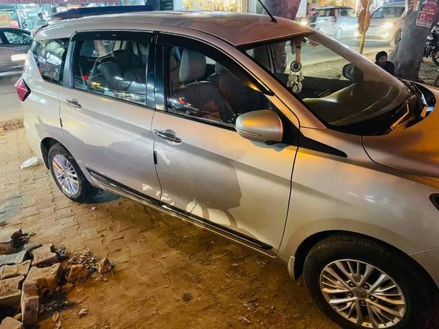 https://images10.gaadi.com/usedcar_image/3683842/original/processed_8f99fd52-bb00-4492-bf3c-8f0f5a19c4a6.jpg?imwidth=6401