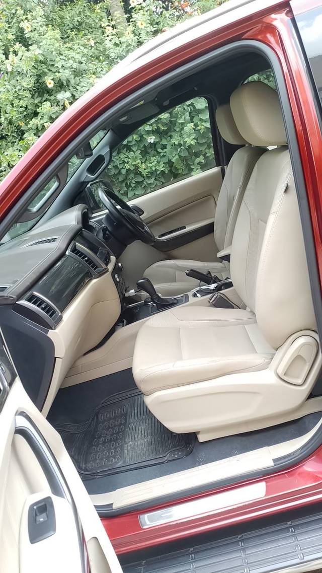 https://images10.gaadi.com/usedcar_image/3683854/original/img2919532__used_car_2919532_1700716581.jpg?imwidth=6402