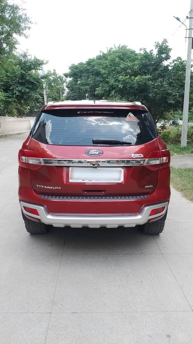 https://images10.gaadi.com/usedcar_image/3683854/original/processed_img2919532__used_car_2919532_1700716575.jpg?imwidth=6401