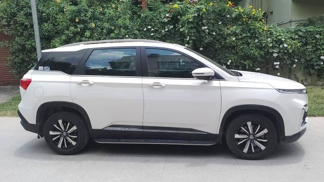 https://images10.gaadi.com/usedcar_image/3683864/original/img2919536__used_car_2919536_1700717029.jpg?imwidth=6401