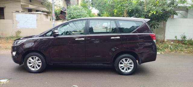 https://images10.gaadi.com/usedcar_image/3683878/original/img2919547__used_car_2919547_1700717416.jpg?imwidth=6401