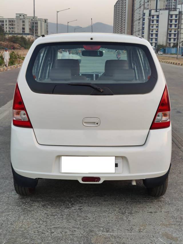 https://images10.gaadi.com/usedcar_image/3683915/original/processed_img2919567__used_car_2919567_1700718458.jpg?imwidth=6402