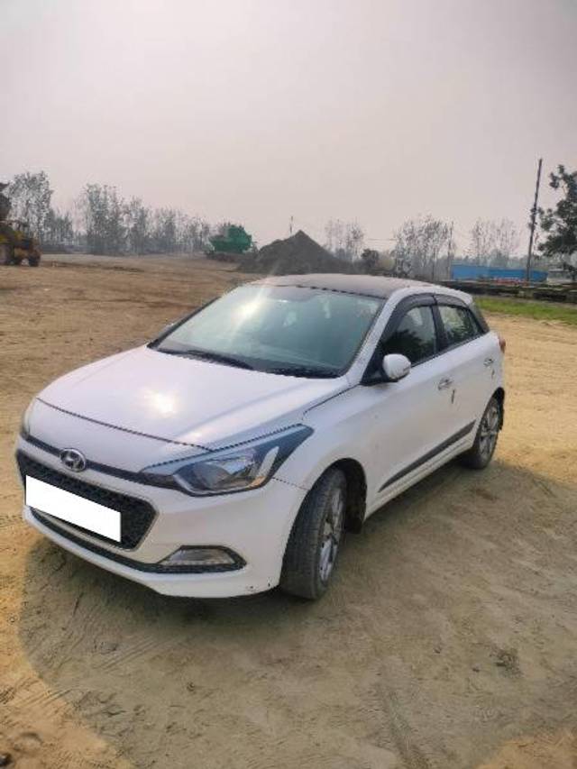 https://images10.gaadi.com/usedcar_image/3683918/original/processed_87fa8d1a-e1bd-4cae-9063-97198fafd5e2.jpg?imwidth=6401