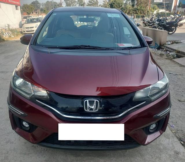 https://images10.gaadi.com/usedcar_image/3683989/original/processed_img2919600__used_car_2919600_1700720790.jpg?imwidth=6400