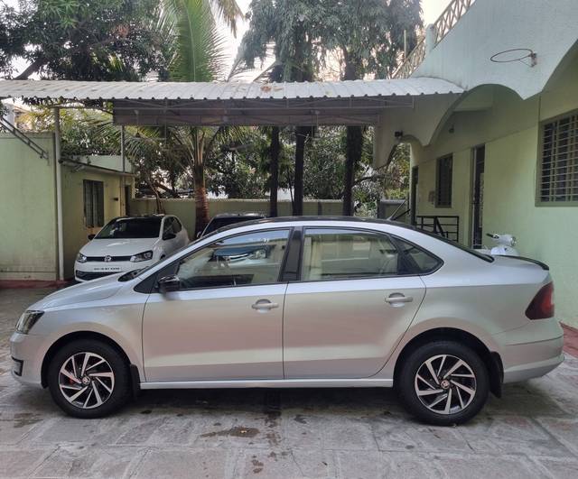https://images10.gaadi.com/usedcar_image/3683994/original/img2919603__used_car_2919603_1700720952.jpg?imwidth=6402