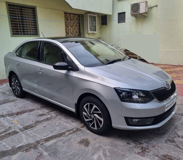 https://images10.gaadi.com/usedcar_image/3683994/original/processed_img2919603__used_car_2919603_1700720946.jpg?imwidth=6400