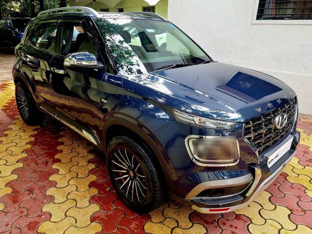 https://images10.gaadi.com/usedcar_image/3684017/original/processed_img2919619__used_car_2919619_1700721157.jpg?imwidth=6400