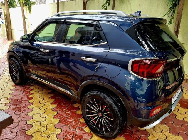 https://images10.gaadi.com/usedcar_image/3684017/original/processed_img2919619__used_car_2919619_1700721163.jpg?imwidth=6402