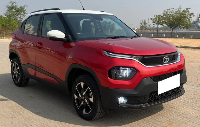 https://images10.gaadi.com/usedcar_image/3684030/original/processed_img2919627__usedcar_2_11461700720815_1700720894.jpg?imwidth=6400