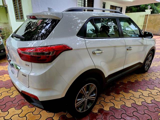 https://images10.gaadi.com/usedcar_image/3684035/original/processed_img2919629__used_car_2919629_1700721550.jpg?imwidth=6402