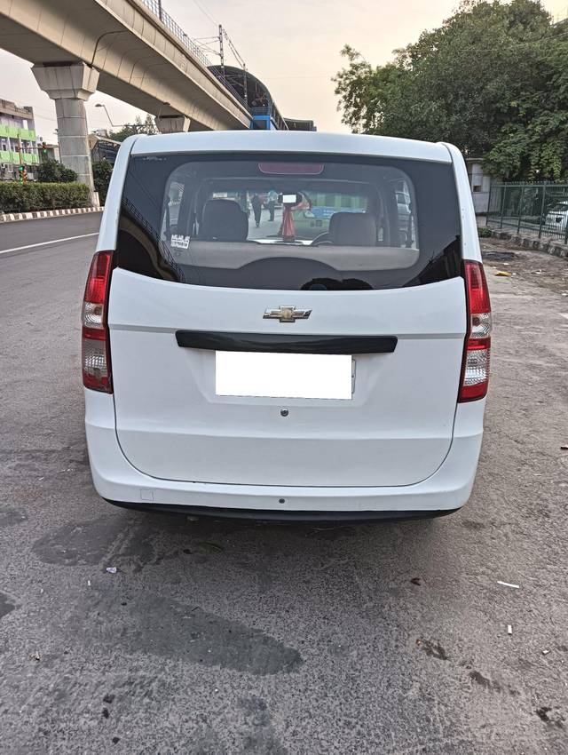 https://images10.gaadi.com/usedcar_image/3684069/original/processed_img2919647__used_car_2919647_1700722599.jpg?imwidth=6402