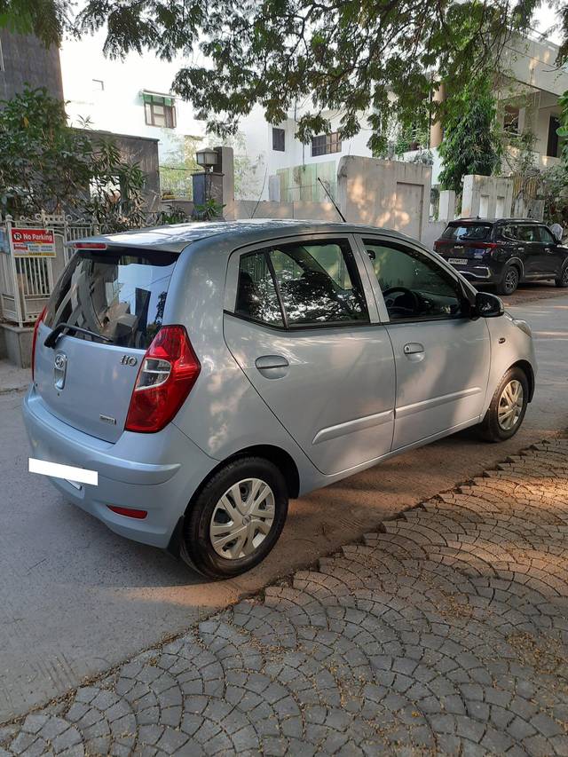 https://images10.gaadi.com/usedcar_image/3684080/original/processed_img2919652__used_car_2919652_1700722818.jpg?imwidth=6401