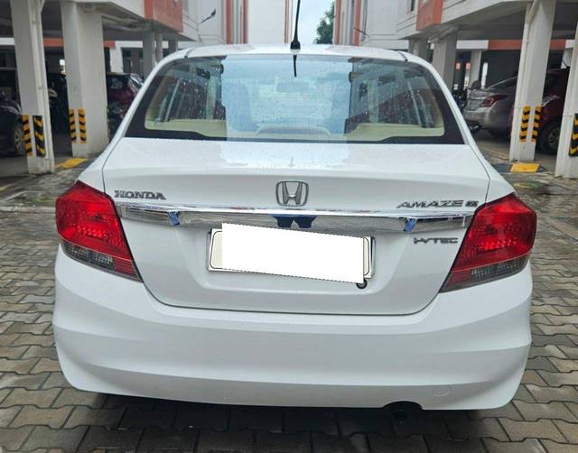https://images10.gaadi.com/usedcar_image/3684082/original/processed_img2919654__used_car_2919654_1700722866.jpg?imwidth=6401