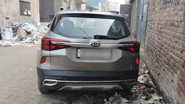 https://images10.gaadi.com/usedcar_image/3684153/original/16__VCC_1819270_96_1700117198.jpg?imwidth=6402
