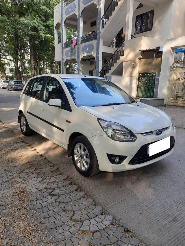 https://images10.gaadi.com/usedcar_image/3684154/original/processed_img2919694__used_car_2919694_1700724769.jpg?imwidth=6400