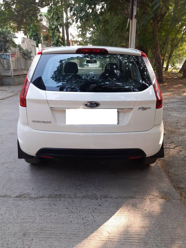 https://images10.gaadi.com/usedcar_image/3684154/original/processed_img2919694__used_car_2919694_1700724795.jpg?imwidth=6402