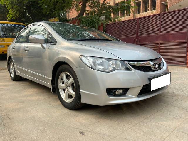 https://images10.gaadi.com/usedcar_image/3684182/original/processed_img2919704__usedcar_whatsappimage2023_11_23at15948pm_1__2919704_1700728943.jpeg?imwidth=6400