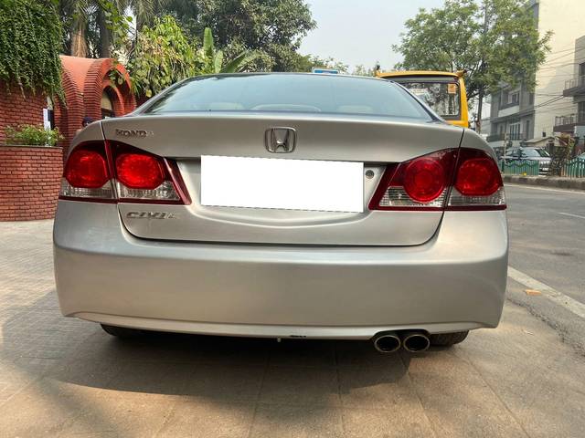 https://images10.gaadi.com/usedcar_image/3684182/original/processed_img2919704__usedcar_whatsappimage2023_11_23at15949pm_1__2919704_1700728943.jpeg?imwidth=6402