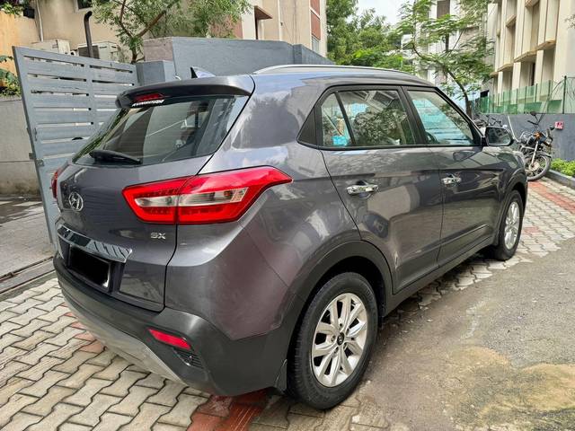 https://images10.gaadi.com/usedcar_image/3684241/original/processed_img2919727__used_car_2919727_1700894487.jpg?imwidth=6401