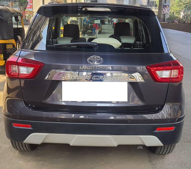 https://images10.gaadi.com/usedcar_image/3684343/original/processed_img2919778__usedcar_20231123_141553_1321700730254_1700730782.jpg?imwidth=6401