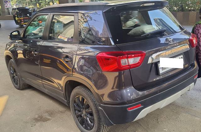 https://images10.gaadi.com/usedcar_image/3684343/original/processed_img2919778__usedcar_20231123_141600_1321700730254_1700730783.jpg?imwidth=6402