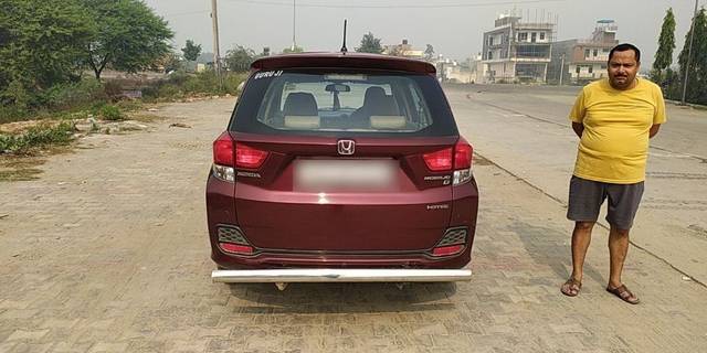 https://images10.gaadi.com/usedcar_image/3684380/original/16__VCC_1819382_96_1700123895.jpg?imwidth=6402