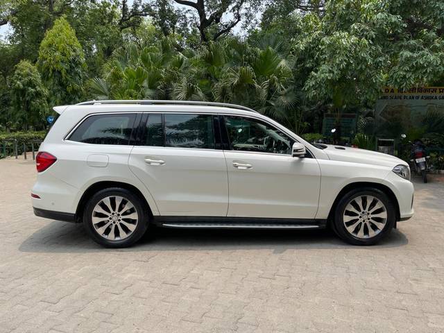 https://images10.gaadi.com/usedcar_image/3684454/original/processed_img2919831__used_car_2919831_1700734468.jpg?imwidth=6401