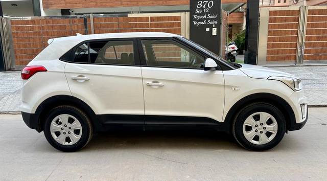 https://images10.gaadi.com/usedcar_image/3684473/original/processed_img2919842__used_car_2919842_1700735253.jpg?imwidth=6401