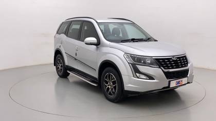 Mahindra XUV500 W7