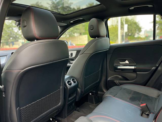 https://images10.gaadi.com/usedcar_image/3684551/original/img2919915__used_car_2919915_1700736782.jpg?imwidth=6401