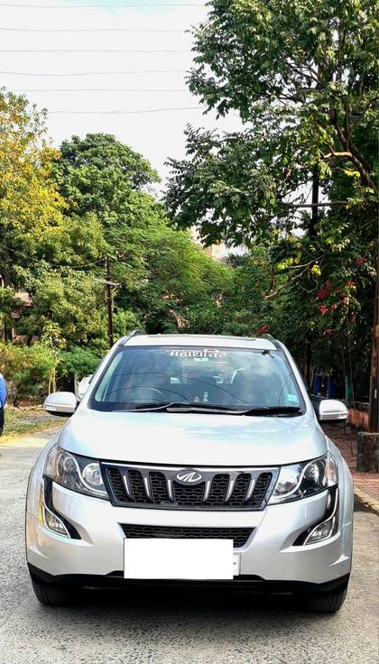 Mahindra XUV500 W10 2WD Mahindra XUV500 W10 2WD